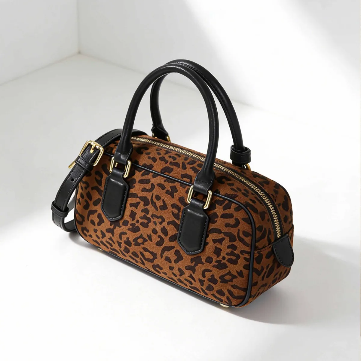 100% Genuine Leather Trendy Design Diaper Bag Satchel Handbag Fashionable Minimalist Nappy Organizer Mom
