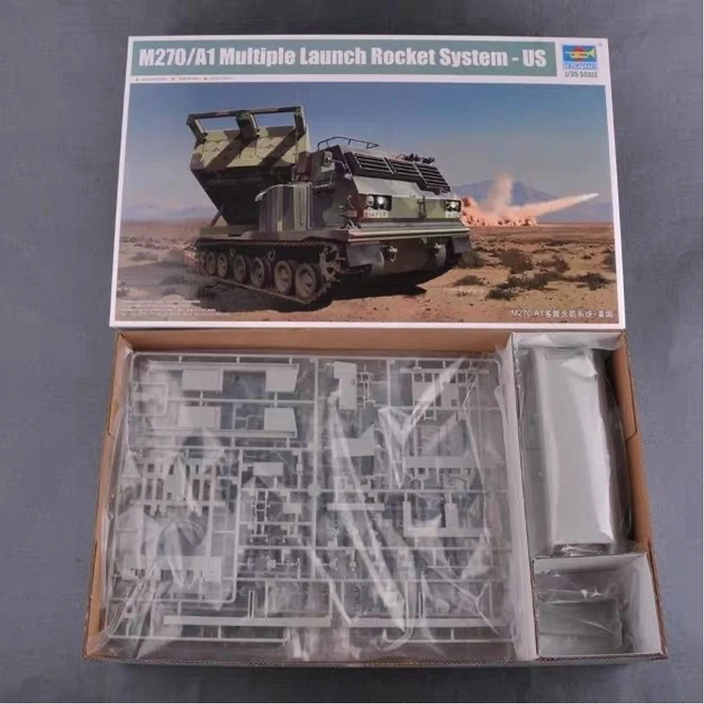 

Trumpeter 01049 1/35, США M270 A1, ракетная система с несколькими запусками, военная машина, подарочная игрушка, пластиковая сборка, комплект модели здания