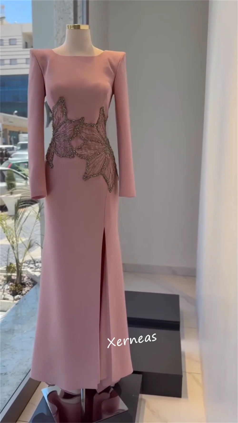 ที่กําหนดเอง Jersey Sequined รูปแบบ O-คอทรัมเป็ต Midi ชุดเดรสผู้หญิงหรูหราชุดราตรี Bespoke โอกาสคลาสสิกประณีตอย่างเป็นทางการ