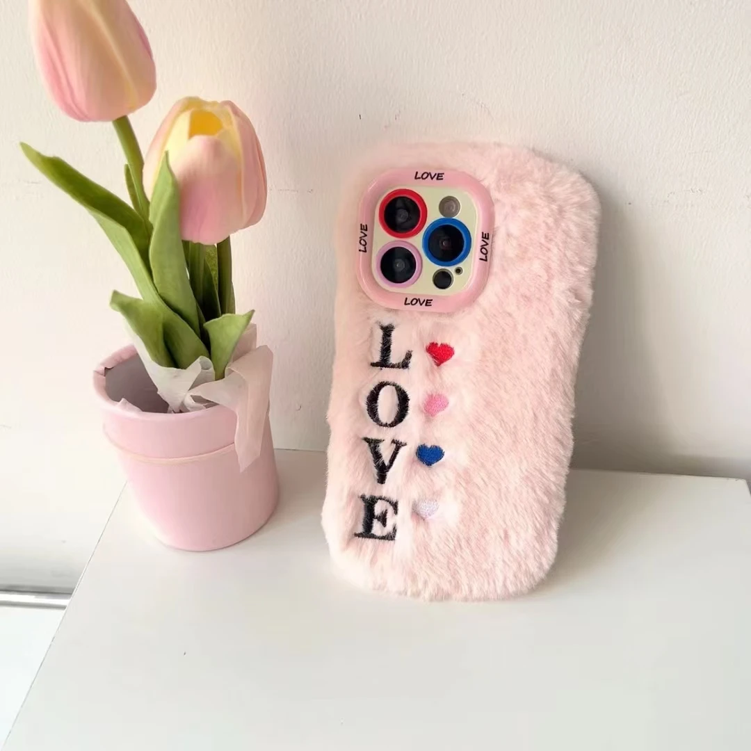 Casing ponsel bulu lembut bordir hati cinta mewah penutup Puff desain unik untuk iPhone 11 12 13 14 15 16 pro plus Max