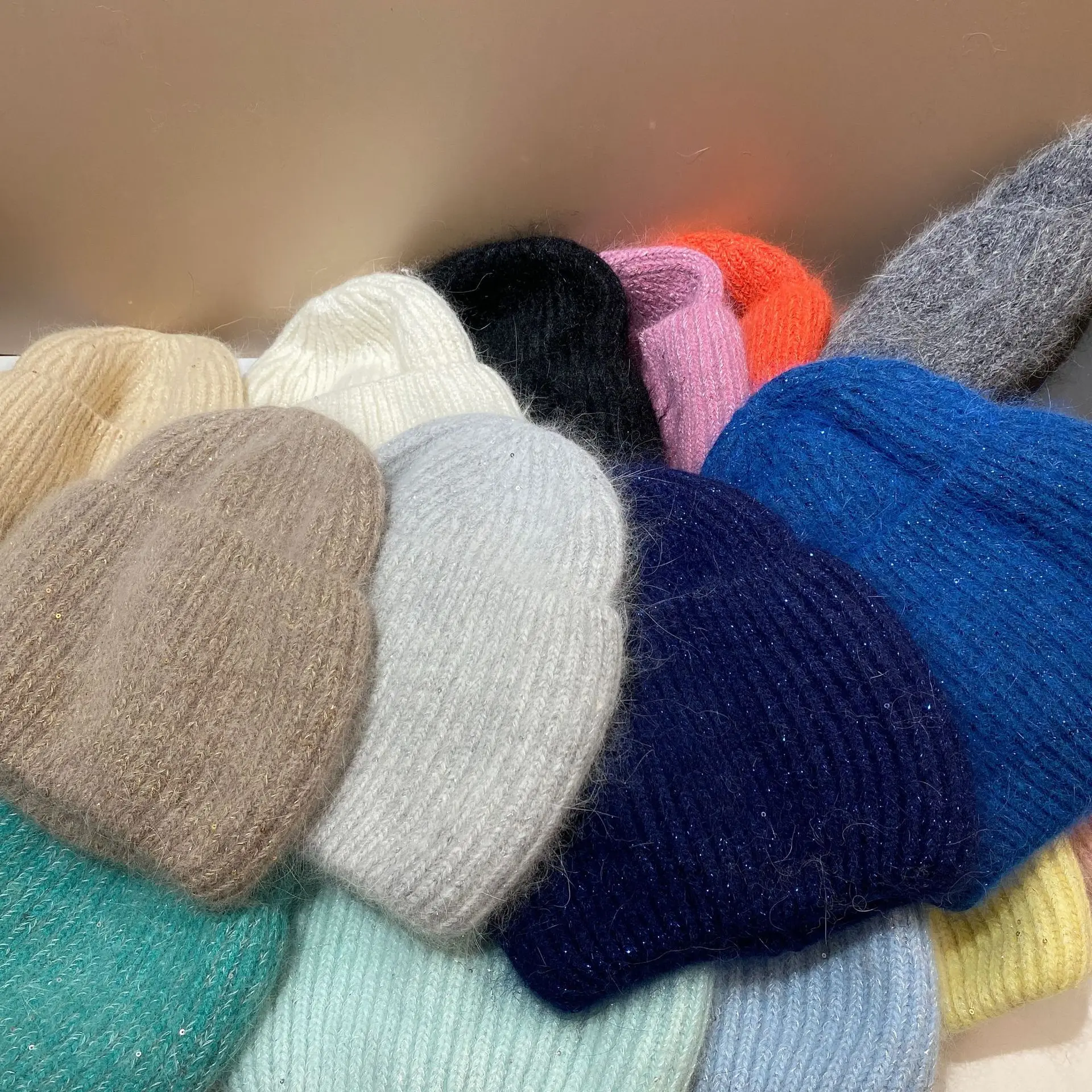 Strickmütze aus Kaninchenhaar, modische Pailletten, warme und kalte Mütze, winddicht, für den Außenbereich, Gehörschutz, weiblich