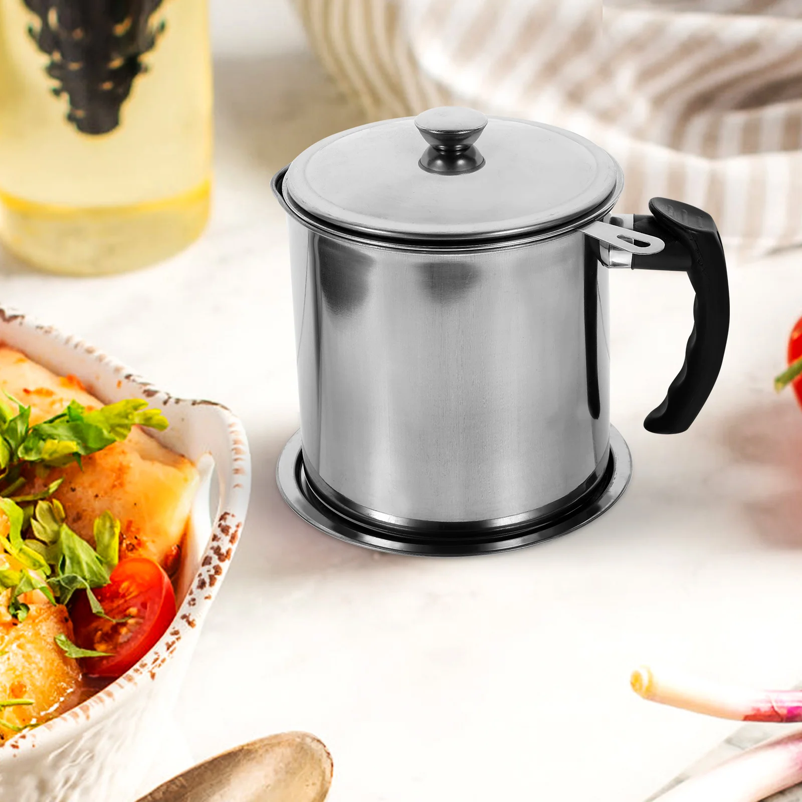 

Stainless Steel Oil Storage Can 1.8L Kitchen Strainer Pot Fine Mesh Filter for Oil Flour Pepper Chili Grease Canister Household