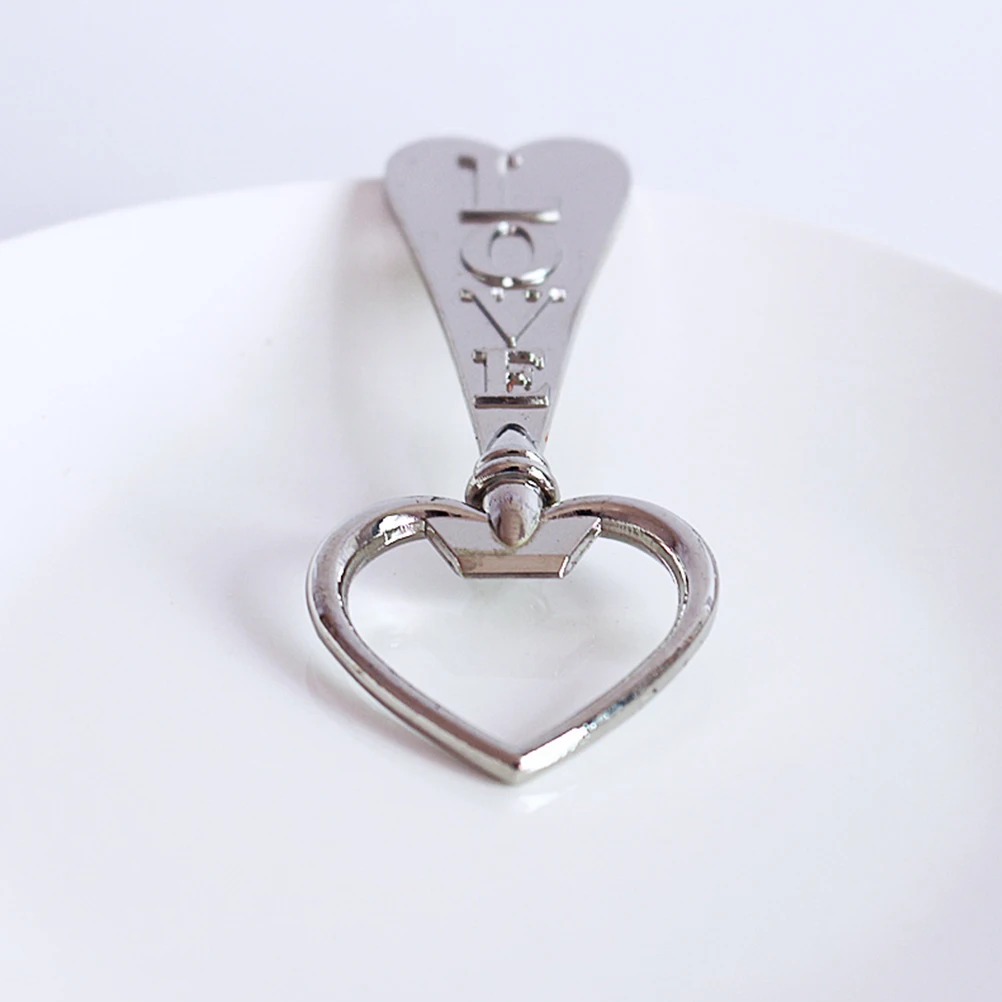 

Heart Shaped Bottle Opener Wedding Party Favors Creative Gifts for Guests Opening Beer Celebrations Romantic