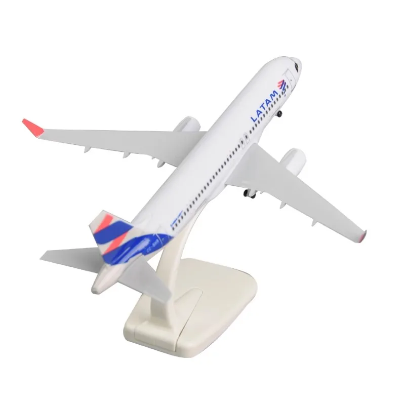 20CM Diecast Metal Alloy Airplane Model Toy For A320 Latam Airlines of Chile Aircraft Plane with Landing Gears Toy For Collectio