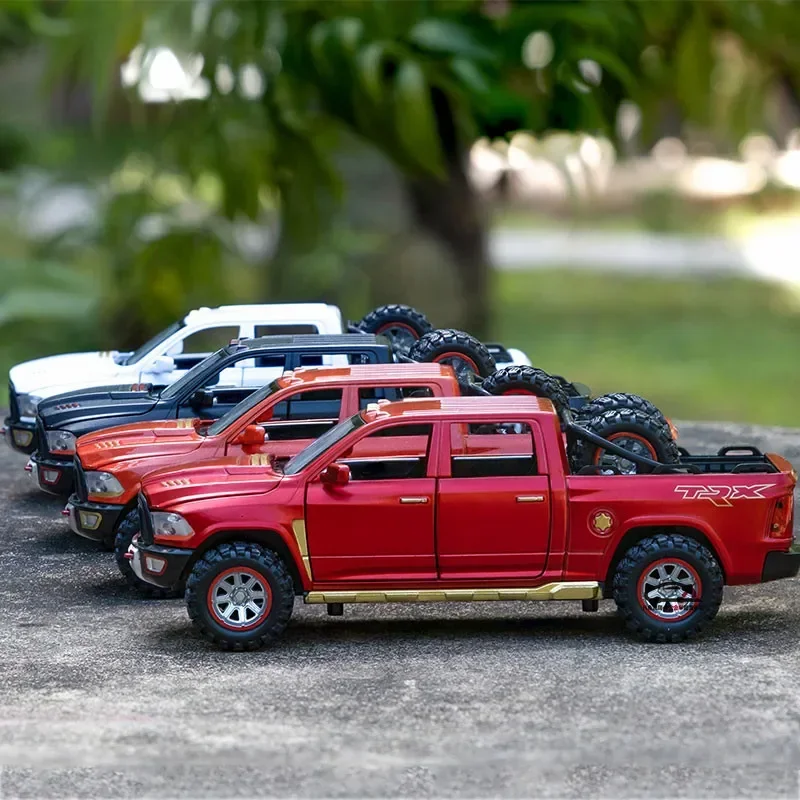 Modelo de coche de aleación de simulación de camioneta Dodge Ram TRX 1:32, modelo de coche NewMetal, sonido y luz, coche de juguete extraíble para niños, regalos E103