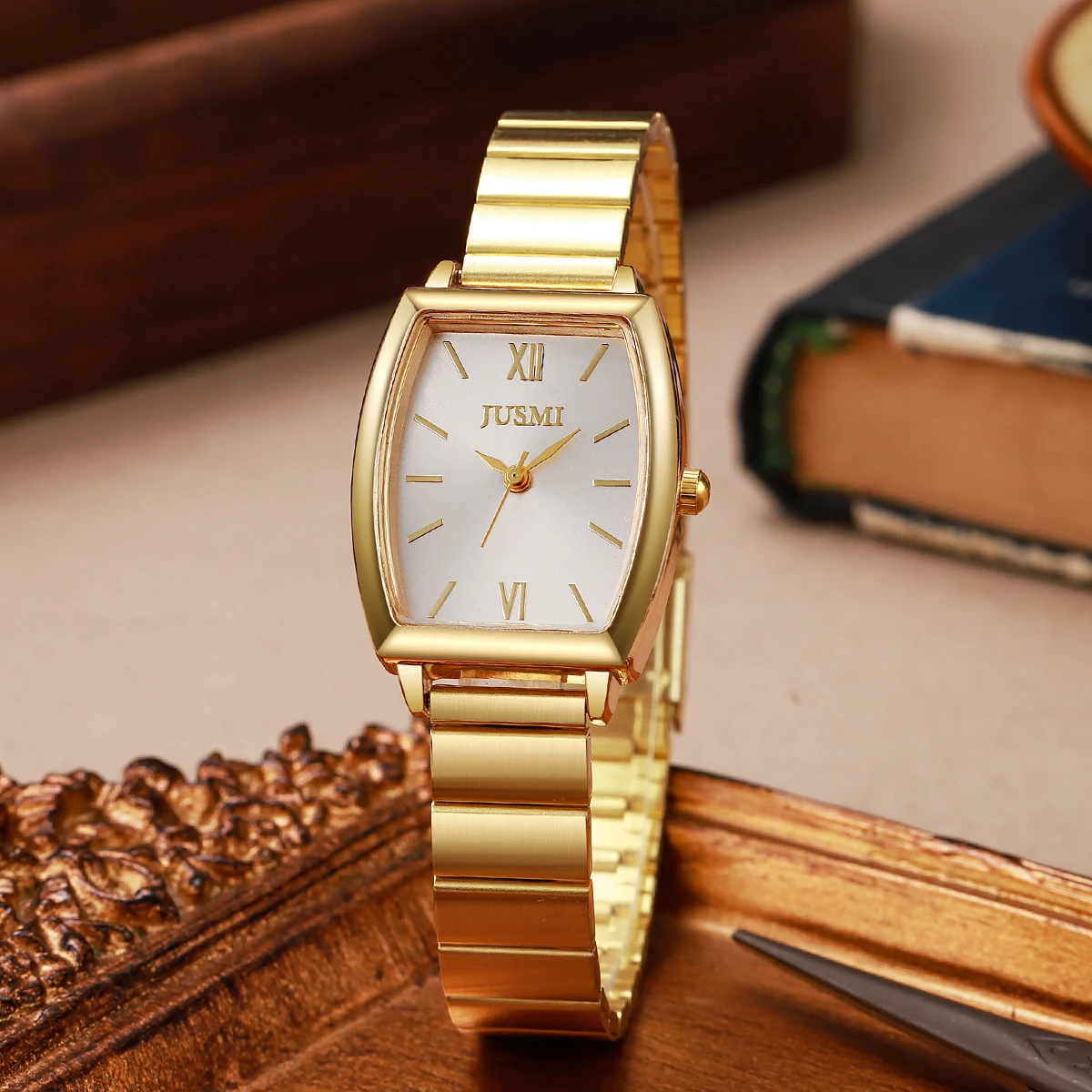 

Модные простые женские кварцевые часы из сплава с римскими цифрами, комплект из 4 предметов, подходит для Дня Благодарения и Криса