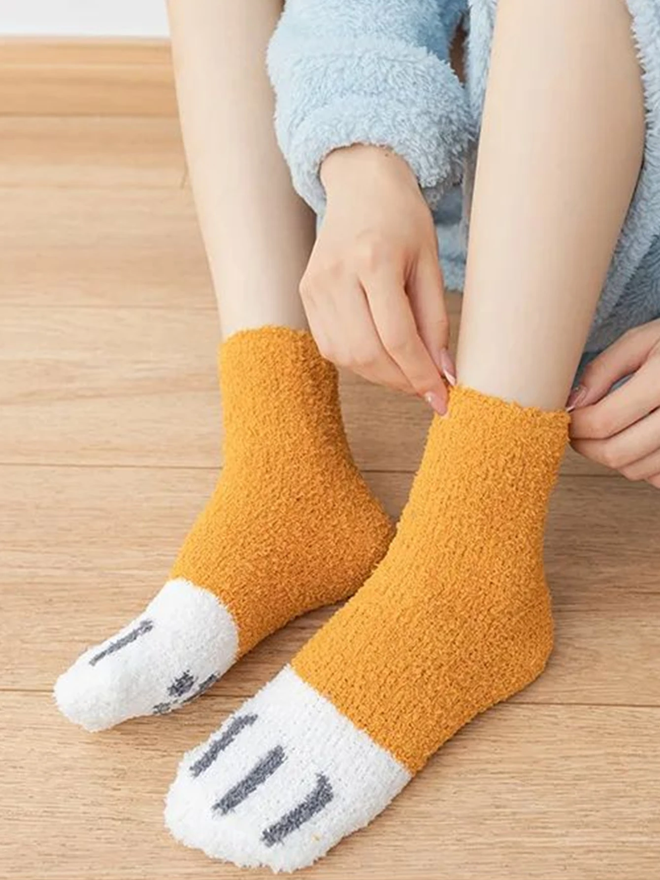 Women Winter Funny Cute Warm Fluffy Socks Soft Cat Paw Footprint Pattern Socks Female Thick Coral Fleece Home Floor Sleep Socks view 5