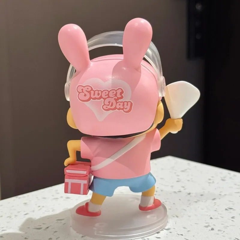 Urocza figurka Crayon Shin-Chan z kwiatkiem, kolekcjonerska figurka anime, dekoracja na biurko, prezent urodzinowy dla dziewczyny