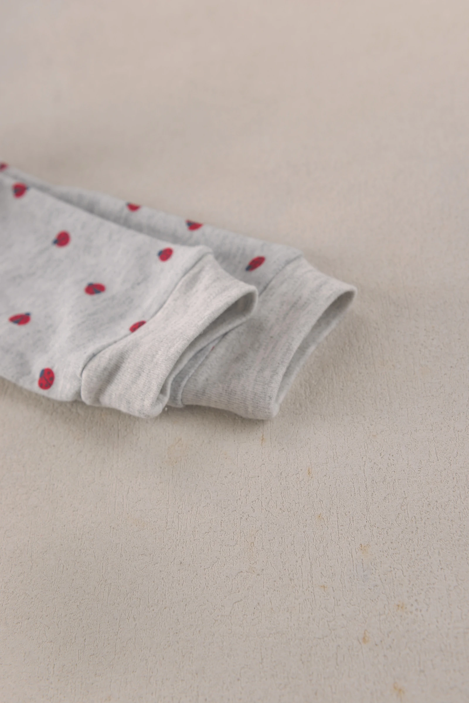 Doppelseitiger Baumwoll-Reißverschluss-Strampler für Babys, Mädchen, mit Einhorn- und Marienkäfer-Stickerei, Allover-Print, Ganzjahres-Baby-Jumpsuit, 6-24 Monate – Detail 7