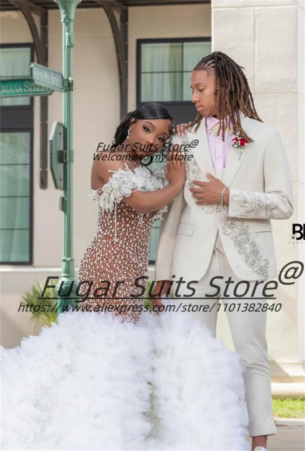 Luxurious Beige Prom Men Suits Customized Slim Fit Notched Lapel Groom Wedding Tuxedos Sparkling Diamond Embroidery 3Pieces Sets