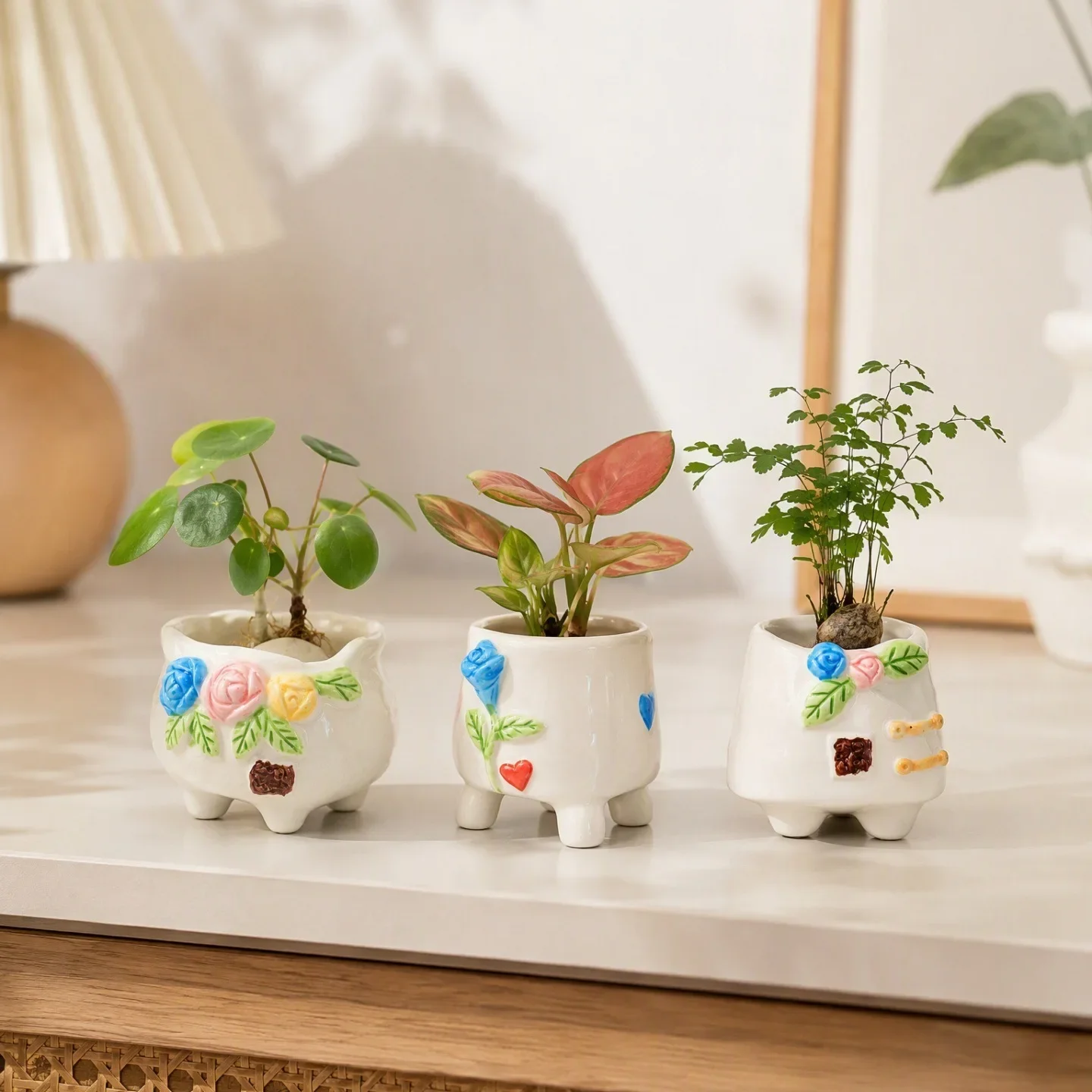 Mini Ceramic Flower Pot Embossed Rose Small Planter Hydroponic Vase Desktop Home Bedroom Bar Decor Ornament Gift