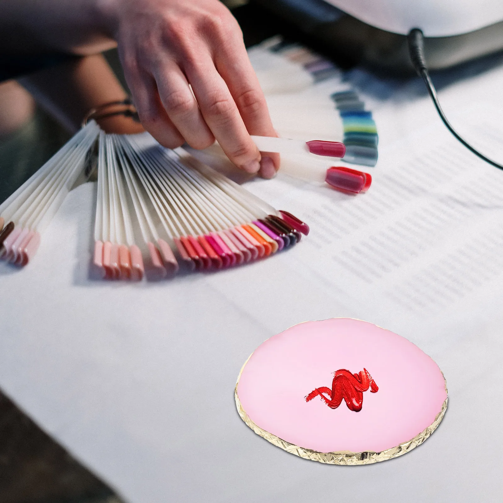 2Pcs Resin Nail Art Mixing Palette Practical Nail Color Display Tray Easy to Polish Tool Gel Nails Polish Palette