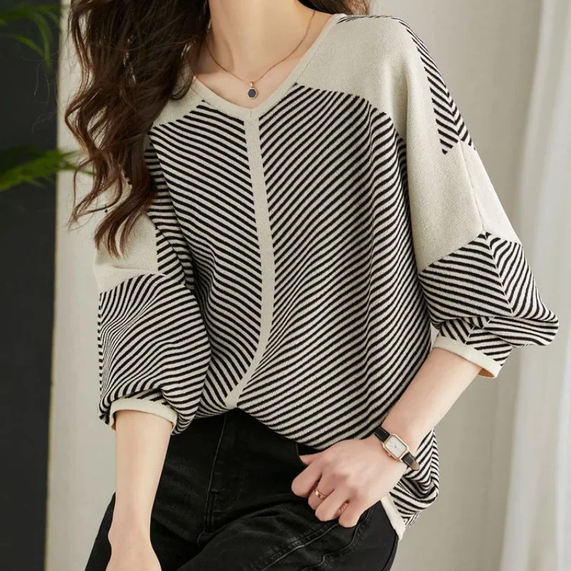 

New Spring Tops Women Pullover Long Sleeve V Neck Striped Loose Office Lady Korean Style Print Lively Popularity T-Shirts E453