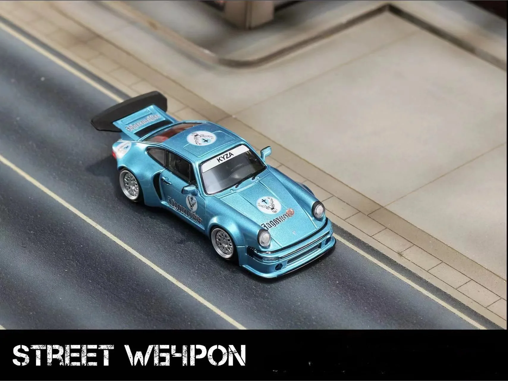 

SW 1:64 KS-R ice blue литая модель автомобиля