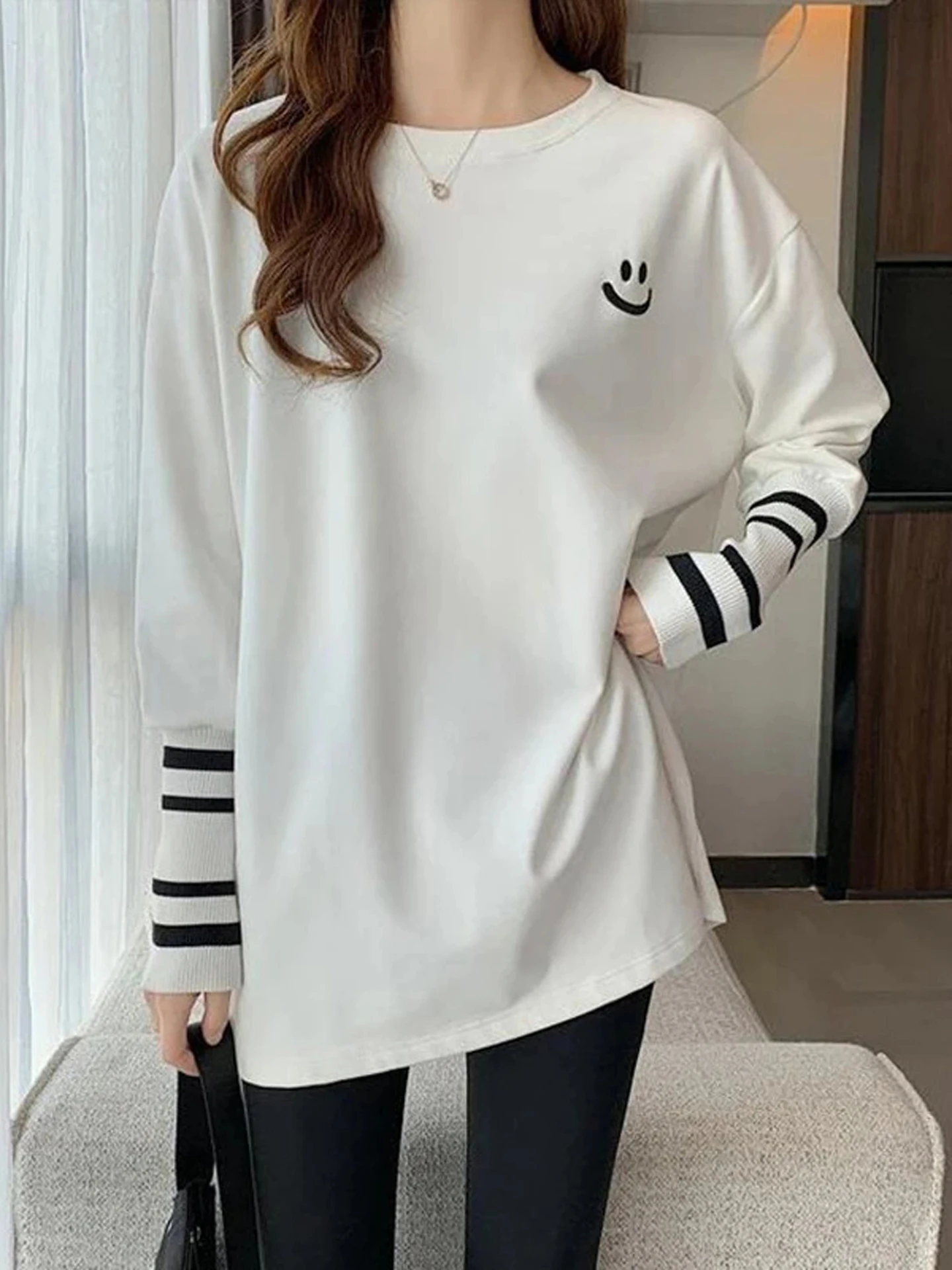 

Double-Sided Velvet Thiened Winter T-irt Women's Faionable Embroidered Face Loose Fit Warm Mid-Length Top