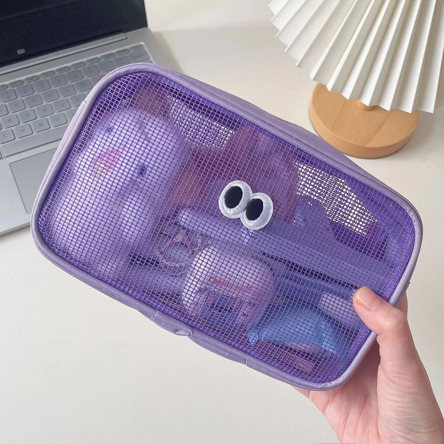 Cute Eyes Mesh Makeup Bag Organizer per borsa da viaggio impermeabile portatile di grande capacità Wash Storage custodia per cavo di ricarica per