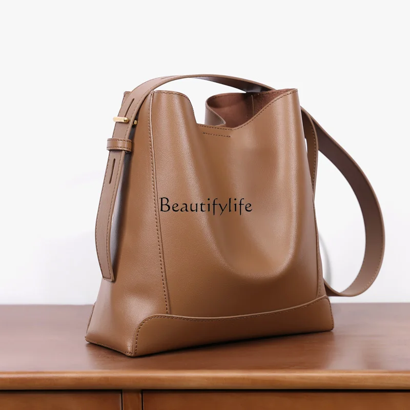 Cowhide Commuter Bucket Bag, High-Grade, Niche, Soft Leather, Large Capacity, Broadband Shoulder Bag