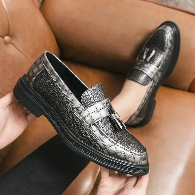 

Men Commuting Loafers PU Retro Tassel Decoration Business Classic Men Shoes Sizes 38-46