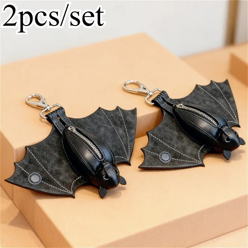 

Набор из 2-х кошельков для монет и брелоков для ключей, связанных вручную. Цинковый сплав, стиль панк-хип-хоп. Набор кошельков унисекс для пар в повседневном стиле с изображением летучих мышей