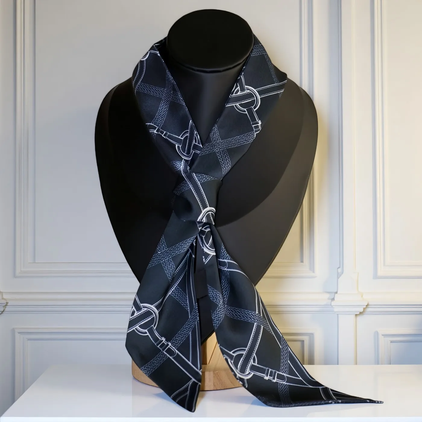 

Fashionable Chinese Silk Scarf 2025 New Arrival Elegant Accessories for Women Trendy And Stylish Silk Scarves