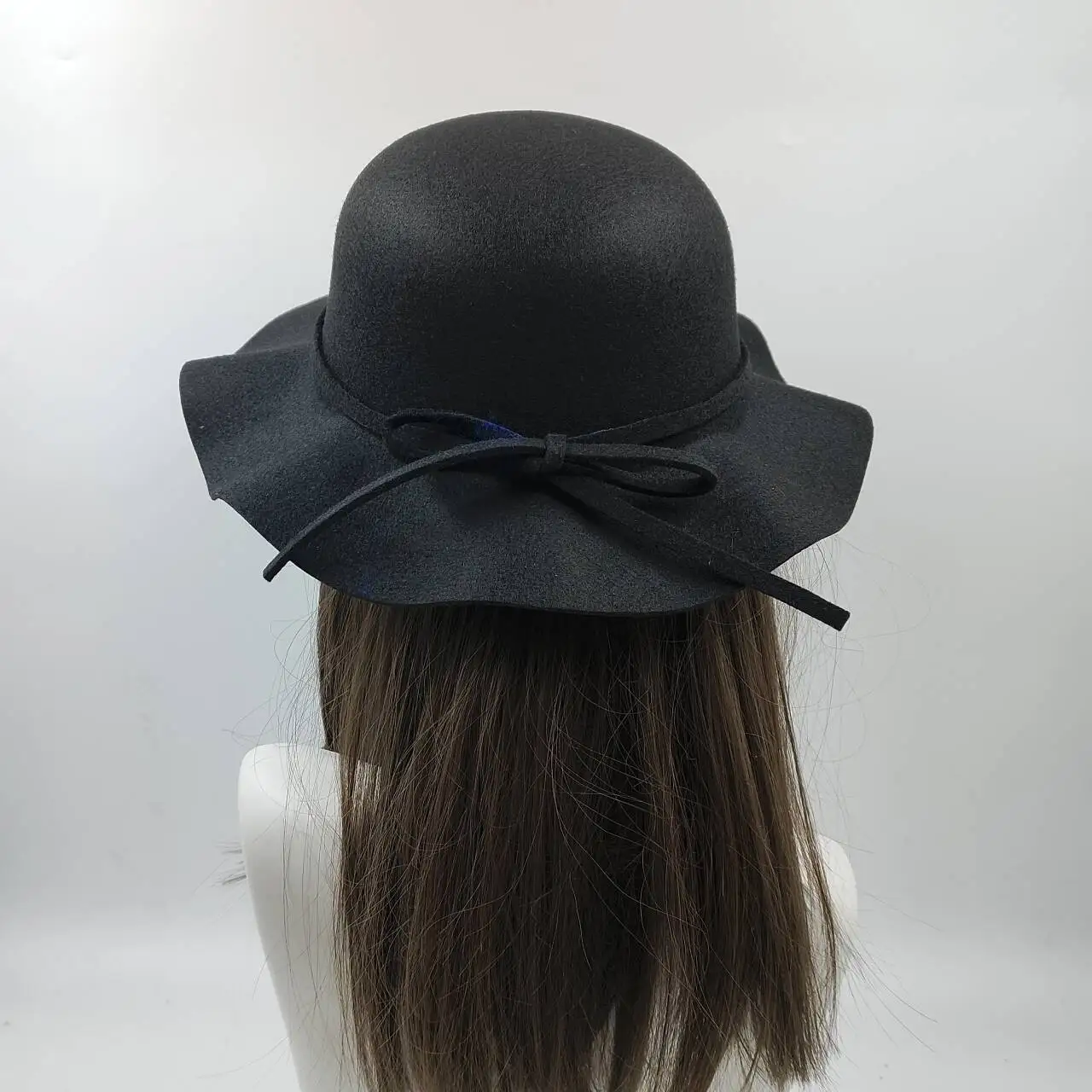 Fedora Hat Women\'s Autumn Wave Curled English Retro Versatile Fisherman Hat Fashion Hepburn Style Woolen Top Hat Wholesale