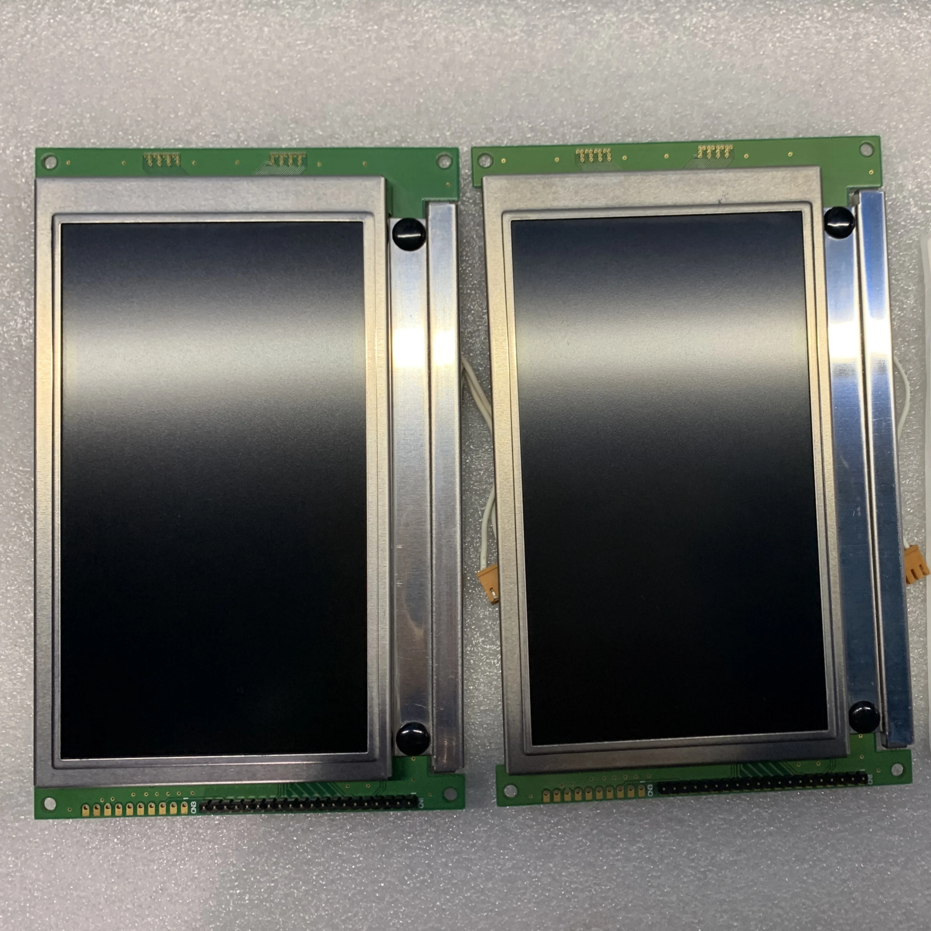 

ЖК-дисплей SP14N003