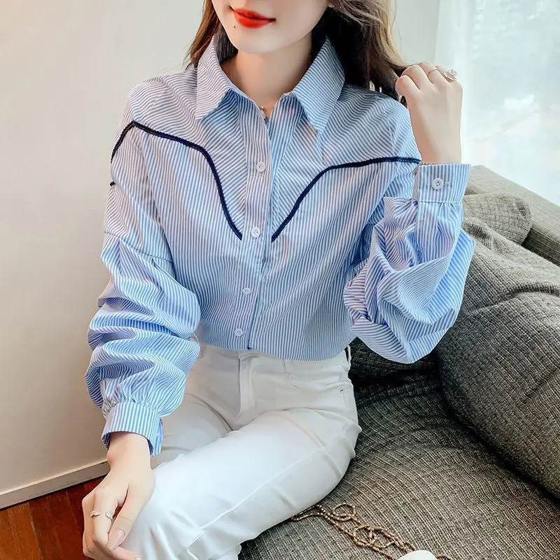 Retro Chic 2024 Autumn New Spliced Polo Neck Lantern Sleeves Ruched Striped Blouses Women\'s Loose Casual Single Breasted Shirts