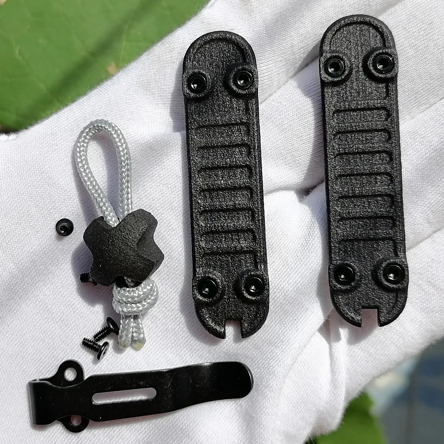 

1 Pair Fibred Nylon Scales with Clip for 58mm Victorinox SAK Modify