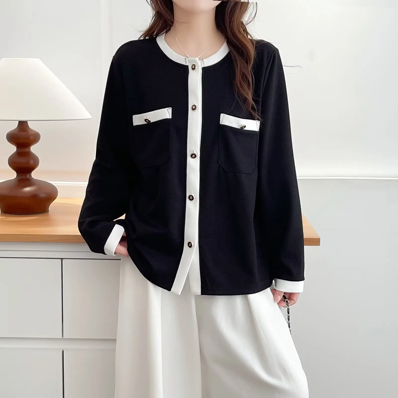 Plus Size Women's Blouses Autumn New Style Long Sleeved Top Chic Design O-Neck Shirt 990