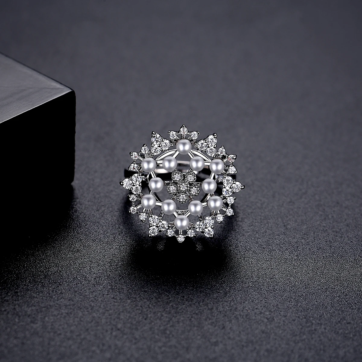 LUOTEEMI Graceful Geometric Cubic Zirconia Open Rings Adjustable Unusual Flower Imitation Pearls Gifts for Women Wedding Jewelry