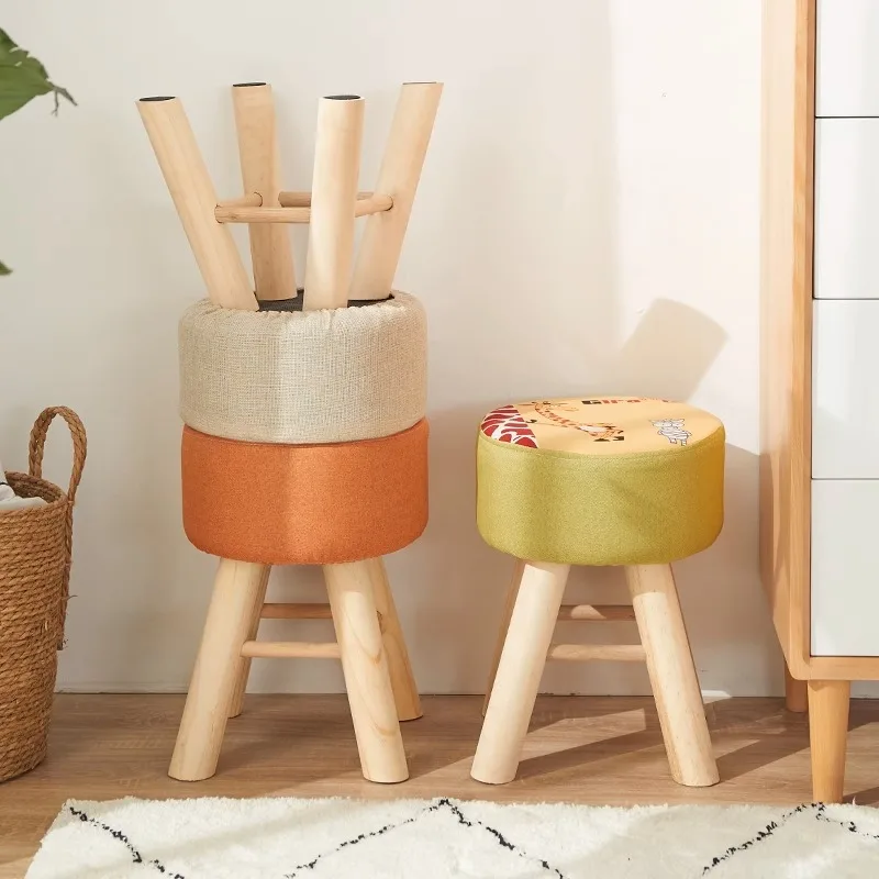Низкий табурет из ткани