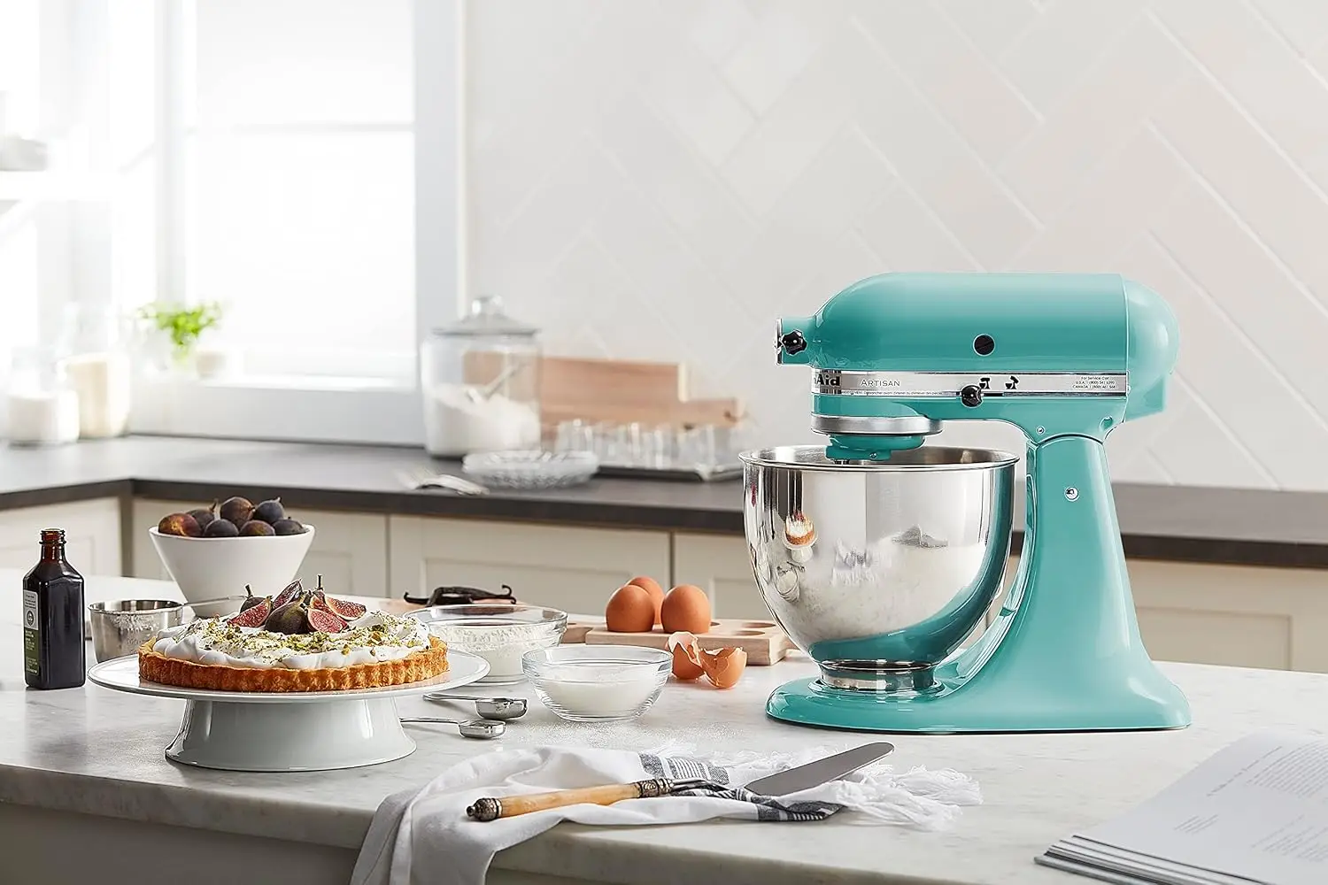 

KitchenAid Artisan Series 5 Quart Tilt Head Stand Mixer with Pouring Shield KSM150PS, Removable bowl, Aqua Sky