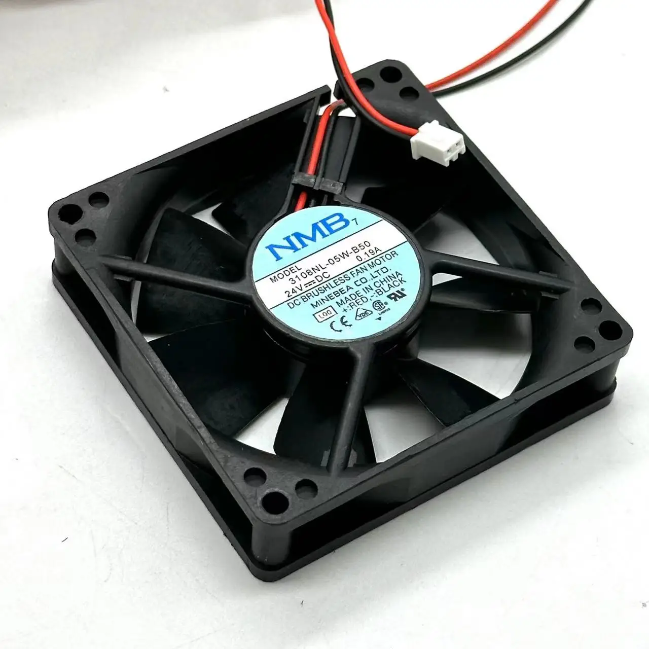 NMB-MAT 3108NL-05W-B50 L00 DC 24V 0.19A 80x80x20mm 2-Wire Server Cooling Fan