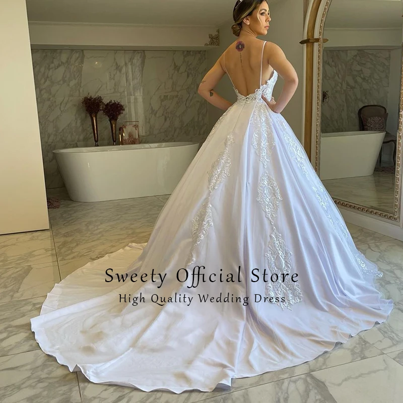 Elegant Wedding Dress Soft Satin With Lace Embroidered Robe MariéE Satin V-Neck Sleeveless Bridal Gowns Back Backless Customized