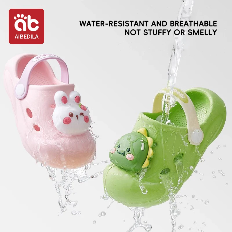 Pantoufles de maison de dessin animé pour enfants, sandales antidérapantes à semelles souples, mignonnes, chaussures d'été nouveau Design pour bébés, pantoufles unisexes à tête ronde en PVC