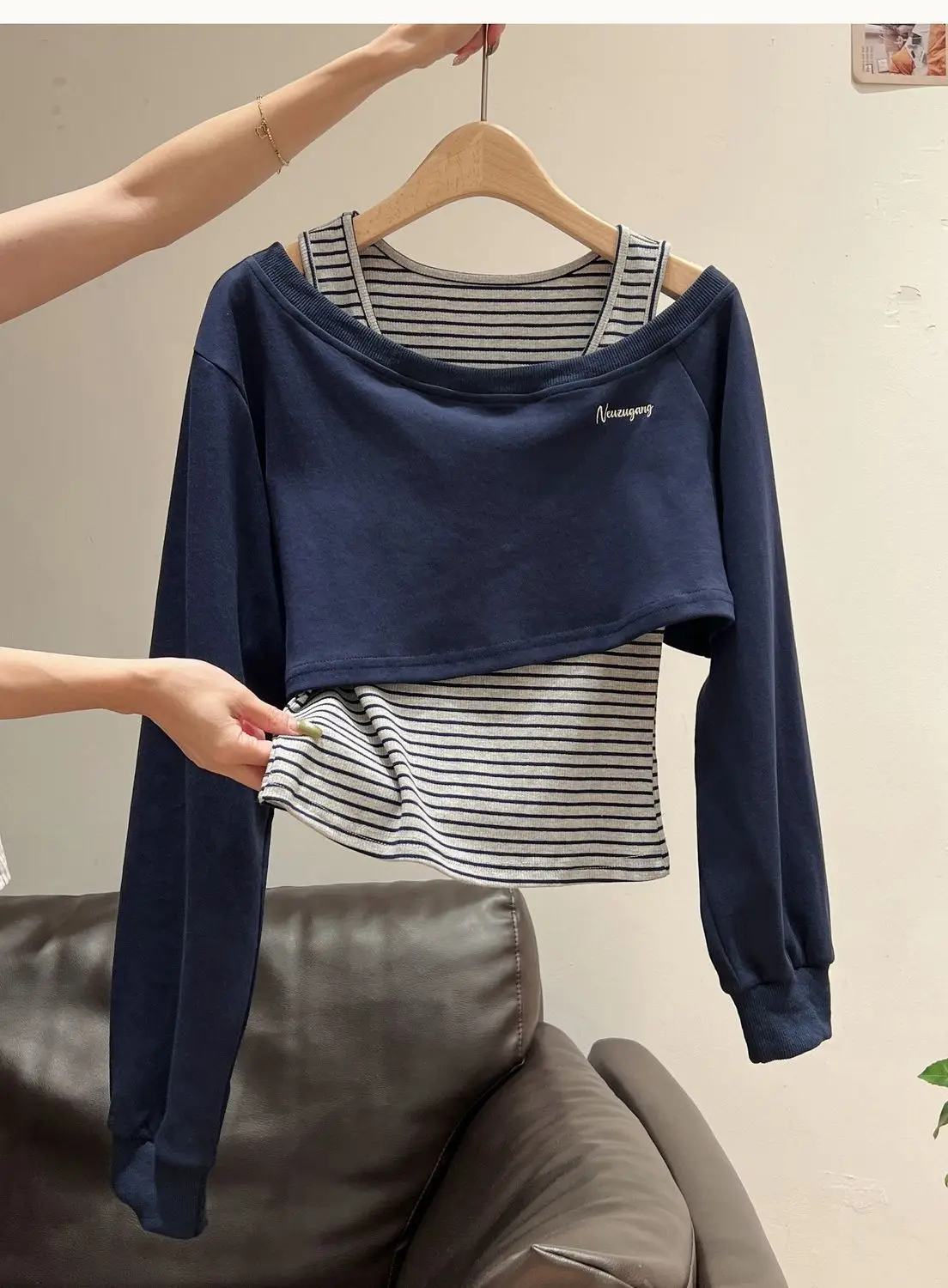 Designer Unique Off-shoulder Tops Women Two Piece Set Long Sleeve Striped Sweatshirt Fall Navy Hoodie Jacket Spring Outwear