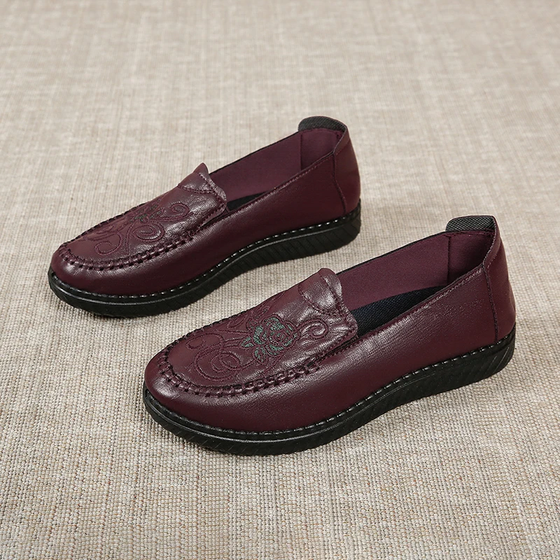 Vintage scroll flower embroidered faux leather slip-on loafers, smooth wrinkled leather upper,lightweight daily outdoor flats - view 3