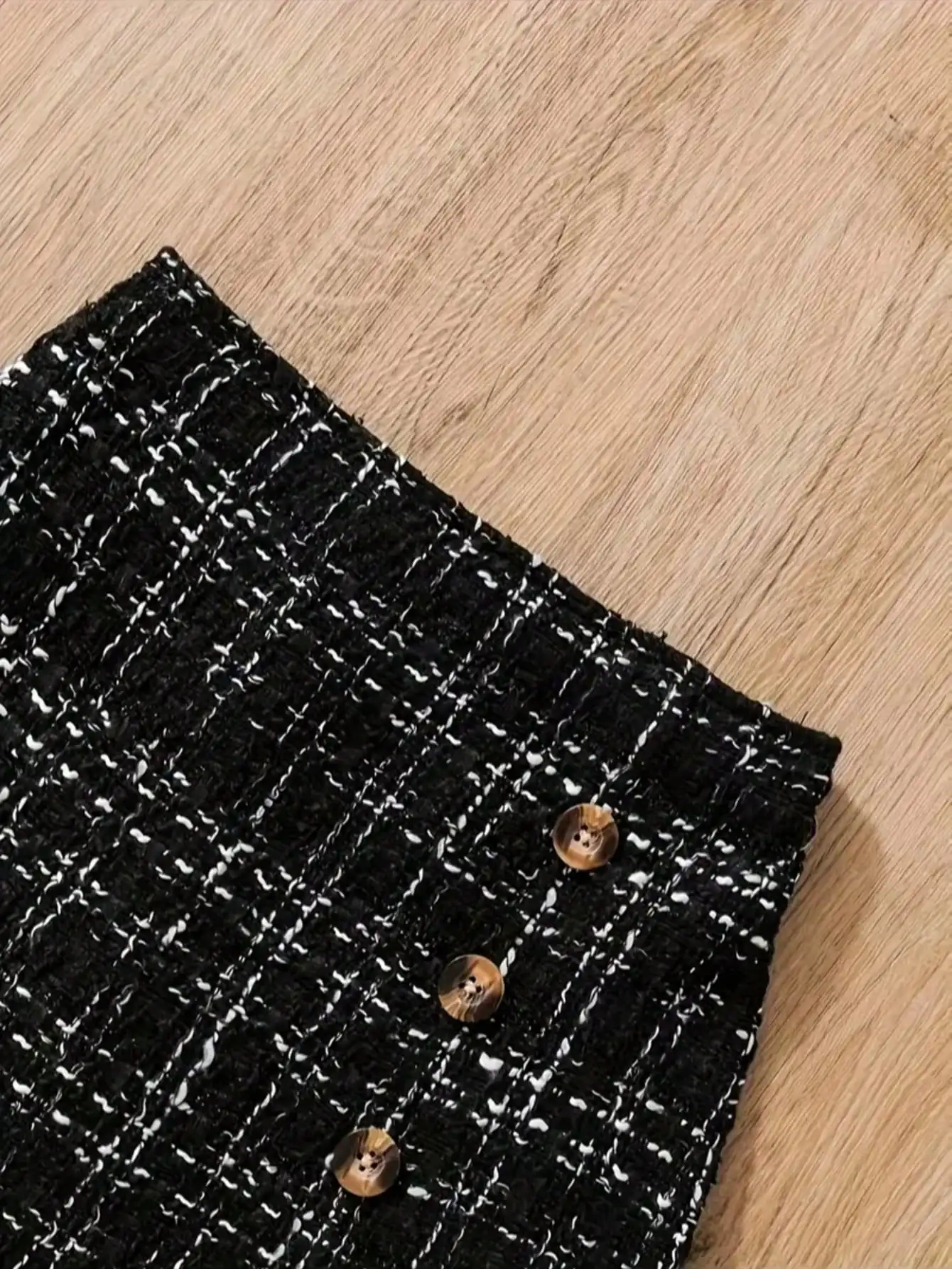 Zweiteiliges Set: Einzigartiges Oberteil mit Rüschenkanten und langen Ärmeln + Twill-Strickrock, beliebter Stil, geeignet für den täglichen Gebrauch und Reisen. – Detail 11