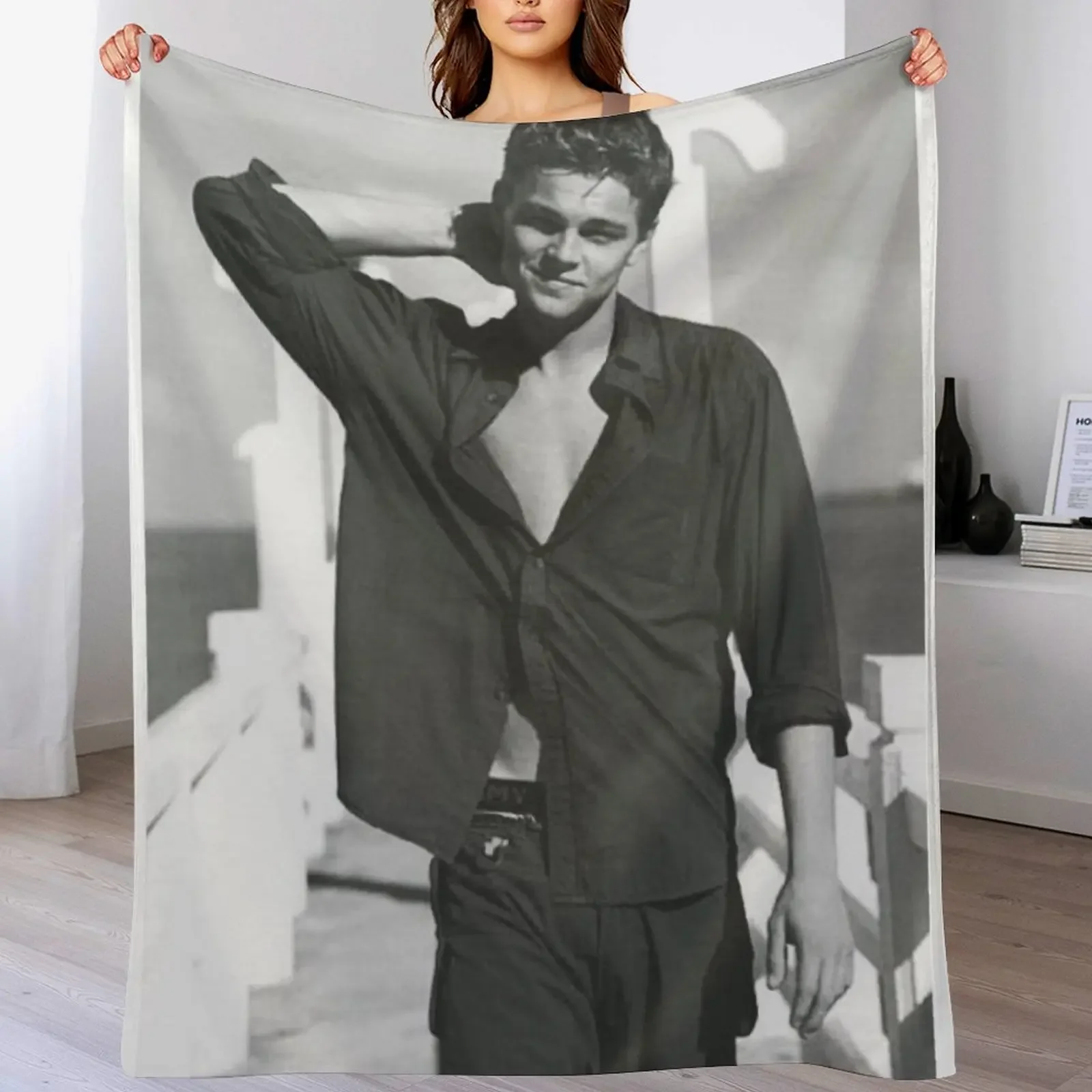 

Teen Leonardo Di Caprio Throw Blanket Soft Plush Plaid Decoratives Designers Blankets