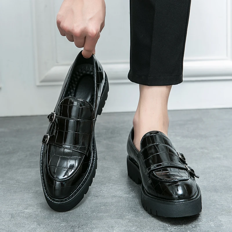 Zapatos de cuero informales a la moda de marca, ropa Formal de negocios para hombres, mocasines de suela gruesa con Pedal, zapatos de traje, zapatos