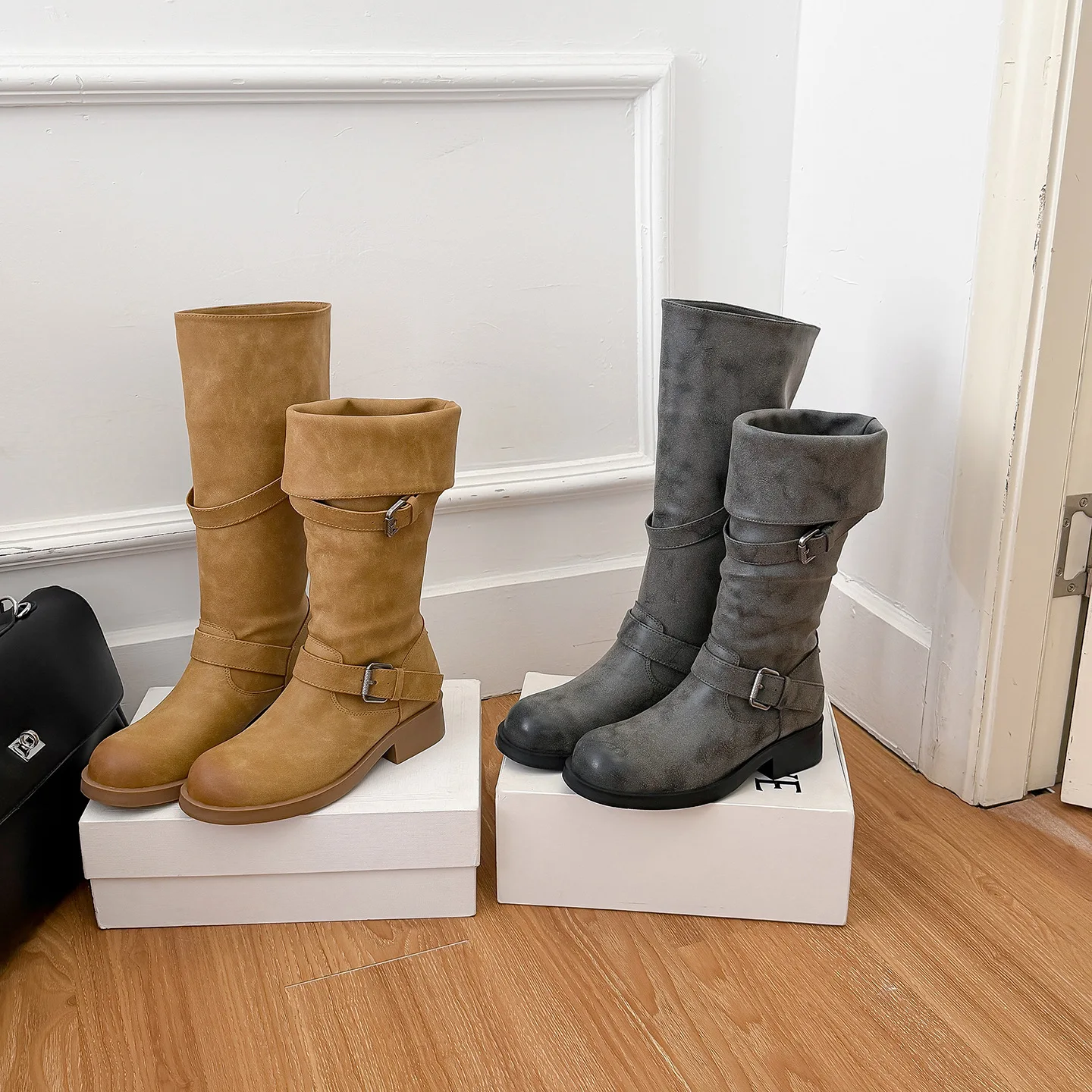 Retro belt buckle spicy girl long tube boots women 2026 autumn pile pile boots thick heel slimming knight boots