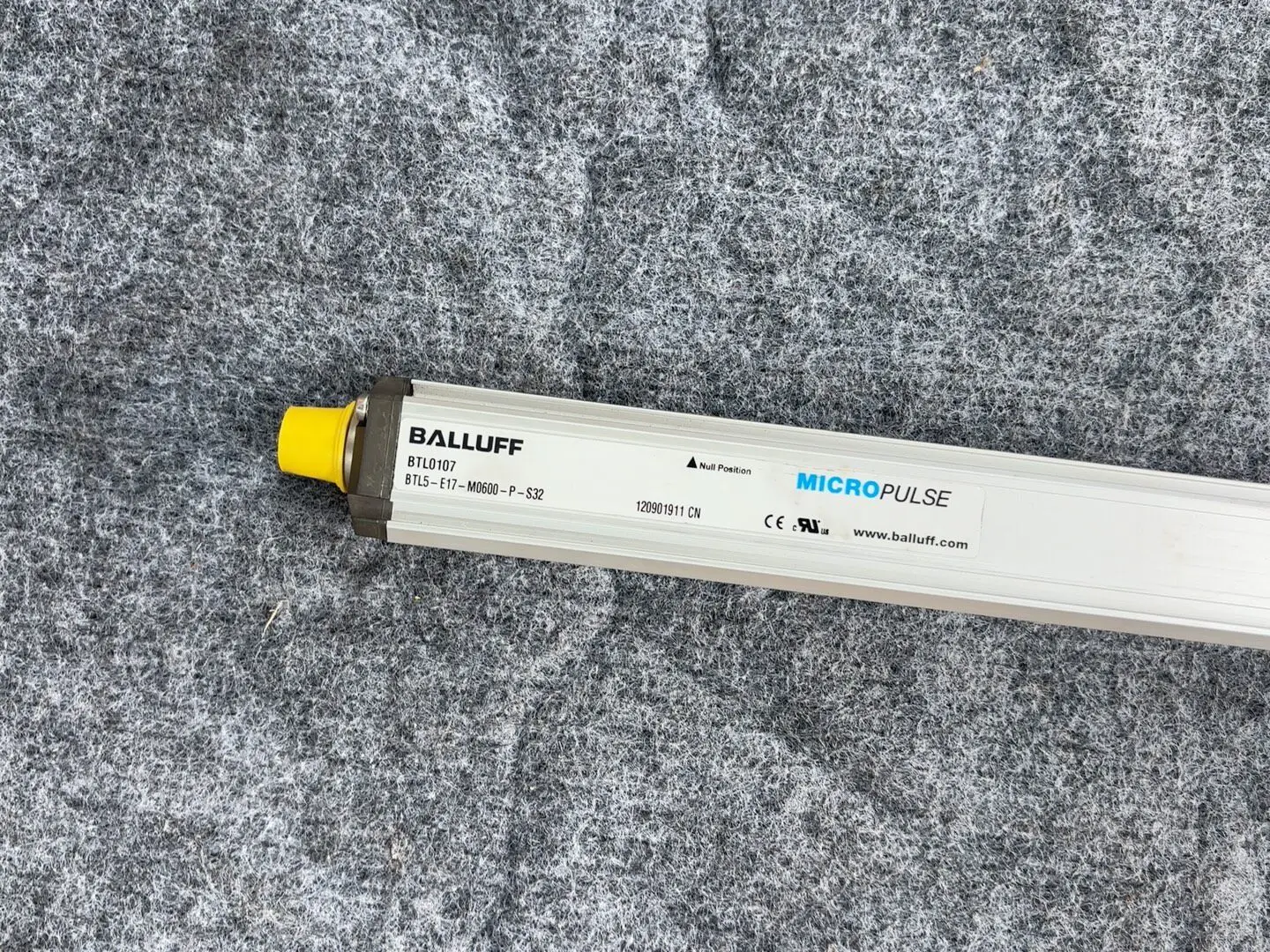 Balluff Displacement Sensor BTL5-E17-M0600-P-S32 B