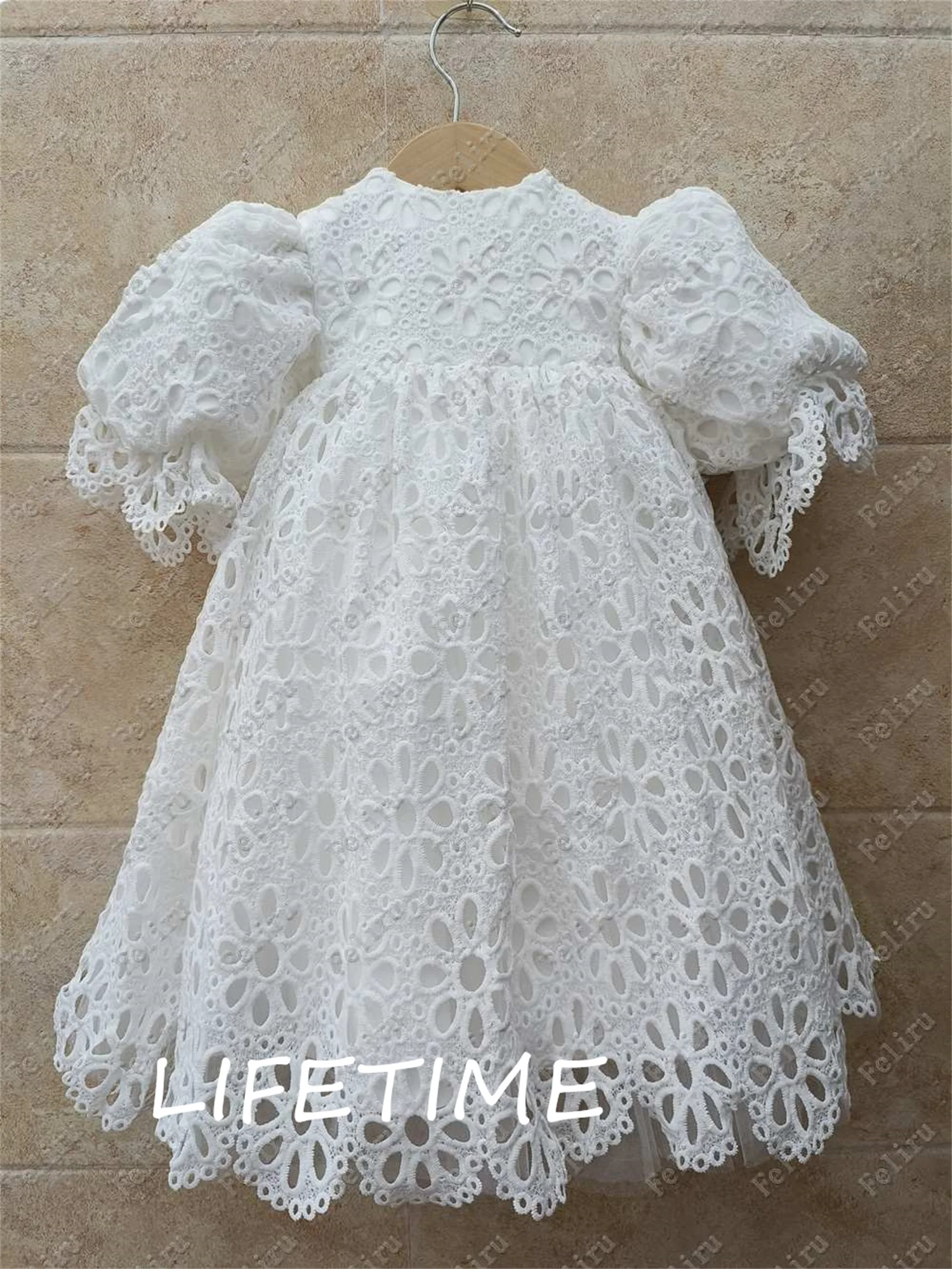 

Hollow Out Lace Flower Girl Dresses for Wedding Princess High Waist Toddler Pretty Pageant Balloon Sleeve First Communion Gown