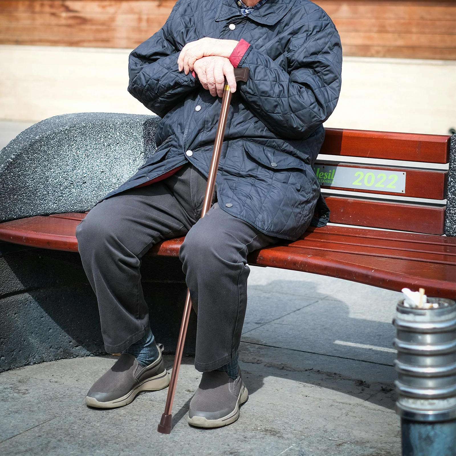 

Легкая двухсекционная телескопическая алюминиевая трость, регулируемая длина, складная устойчивая опора для пожилых людей, мужчин, женщин