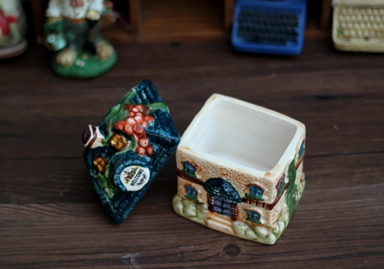 Cute ceramic house spice jar toothpick bucket/dental floss box candy jar biscuit jar sugar jar jewelry box