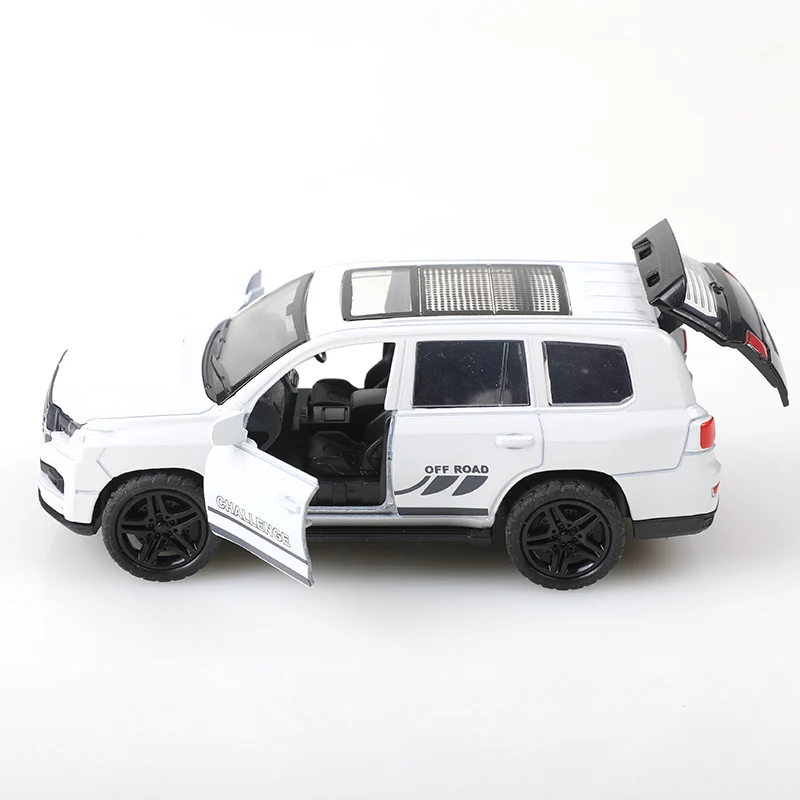 (Insaccato) 1/36 Modello di auto in lega Simulazione Land Cruiser SUV Auto Veicolo Tirare indietro Ornamenti per auto Collezione di giocattoli per bambini ragazzo
