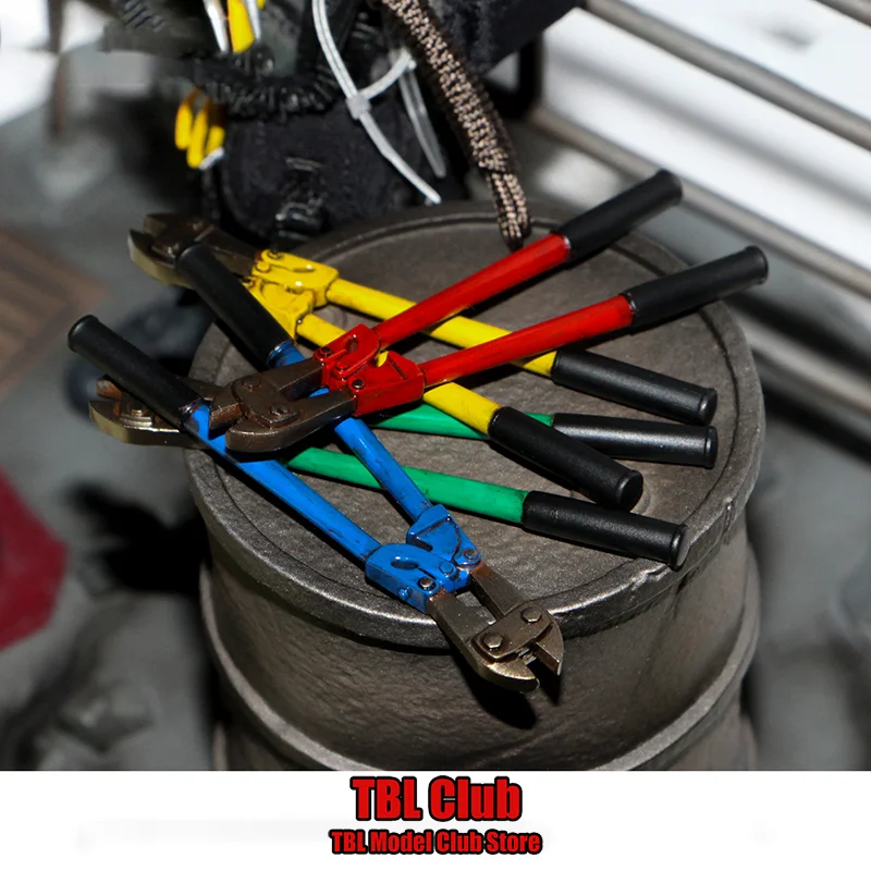 

1/12 Scale Distressed Style Door Opening Pliers Stage Property Toys Model Female/Male Accessory For 6-inch Soldier Action Figure