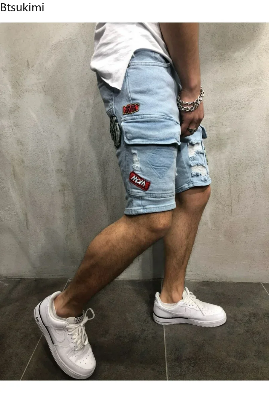 2025, Sommer-Kurze Jeans für Herren, hohe Stretch, modisch, lässig, Denim-Shorts, männlich, schmale Passform, elastische Abzeichen, Taschen, Loch-Shorts für Herren