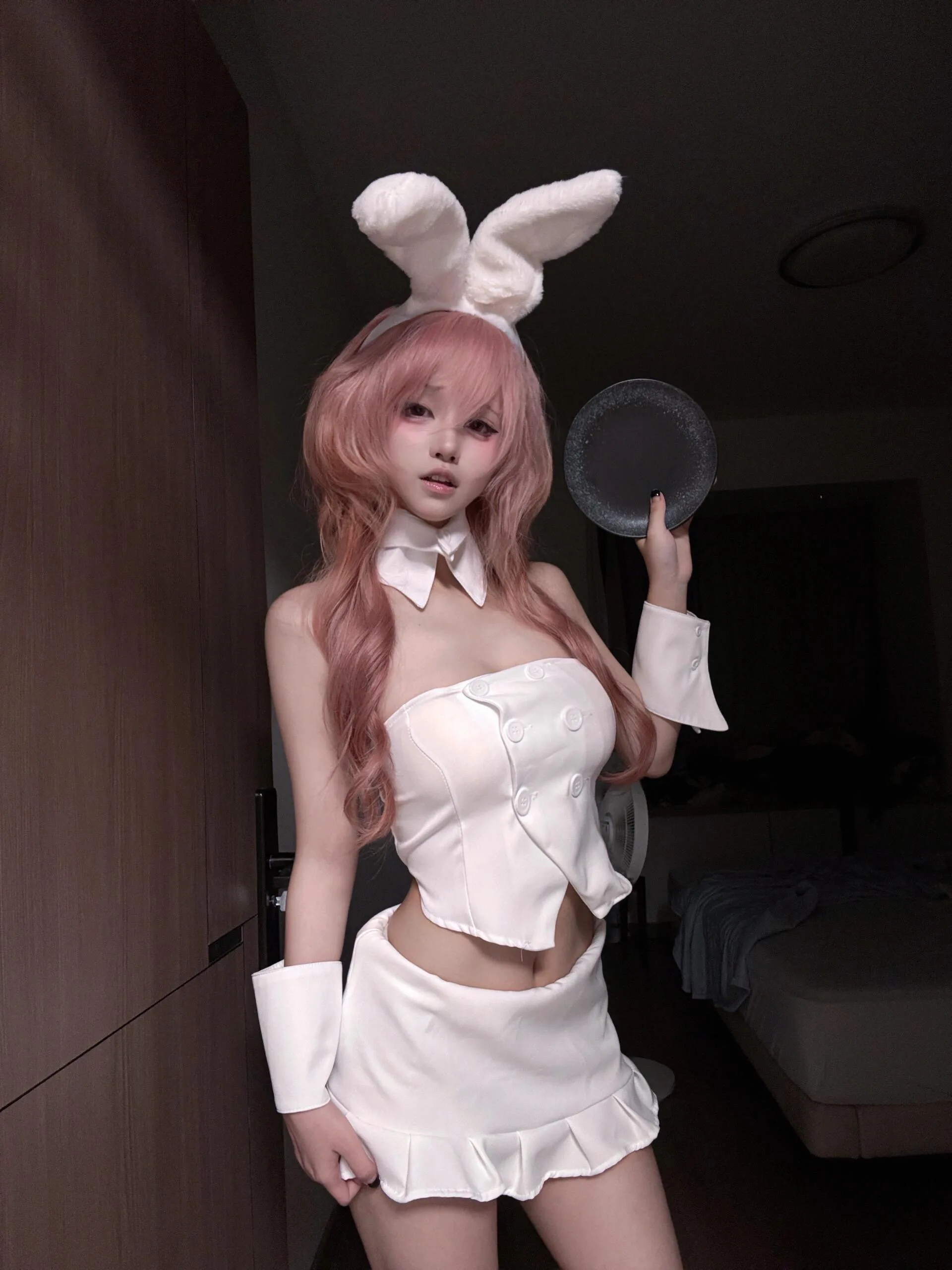 

Сексуальный костюм кролика для девочек на Хэллоуин, комплект Pure Desire, модный топ и юбка из двух предметов, женский модный наряд