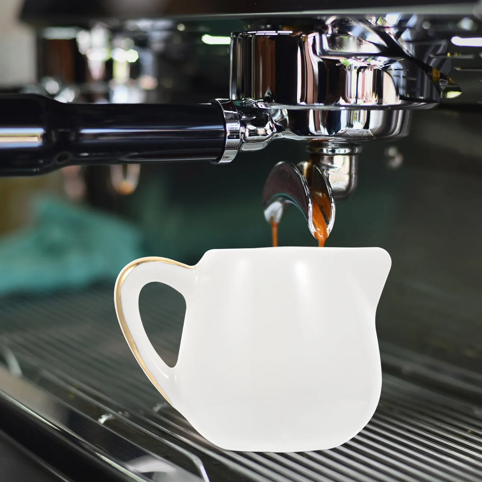

1Pcs Ceramic Milk Jug White Food Grade Sauce Cup Multipurpose Milk Holder for Cafe Dessert Shop Sauce Cup